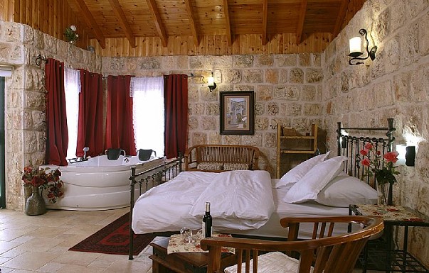 אלון בגליל בקתות עץ - ������ �כחל - ������ ����